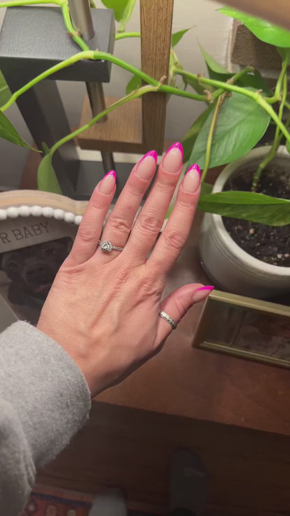 Barbie Kiss Almond Nails - Press On Nails